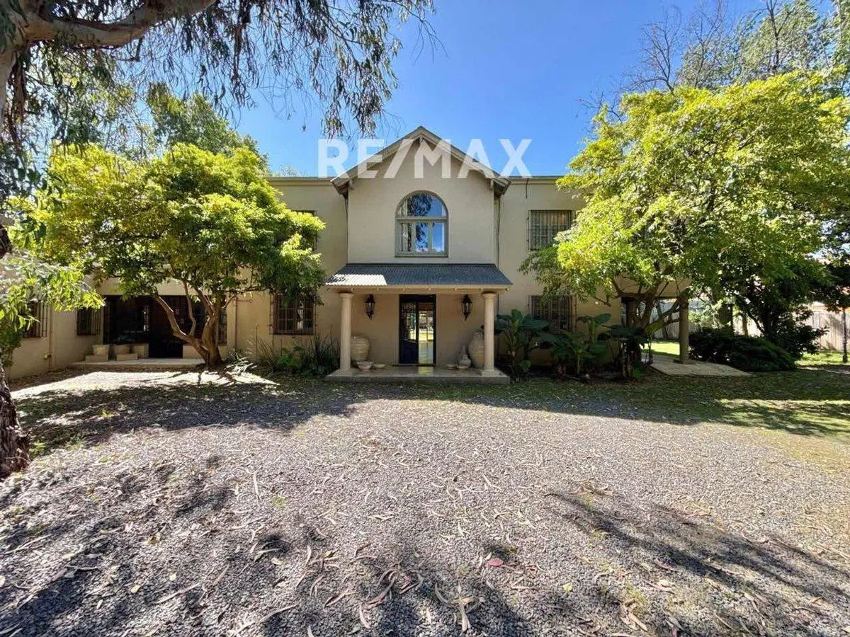 VENTA CASA 6 dormitorios PACHECO pileta y parque 5