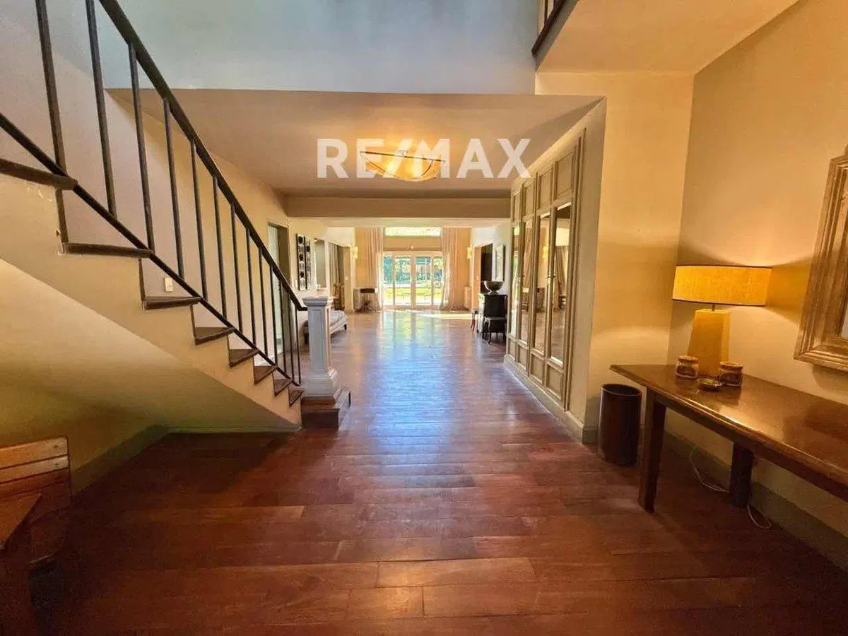 VENTA CASA 6 dormitorios PACHECO pileta y parque 3