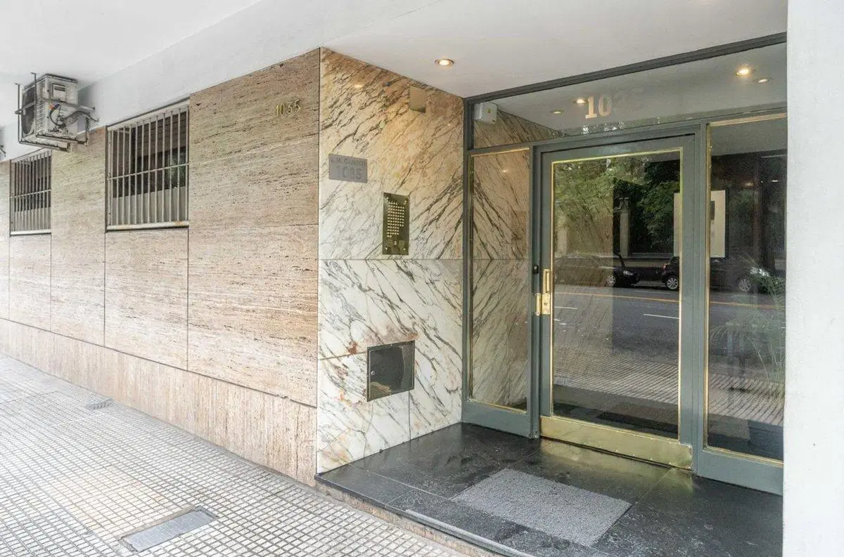 Venta departamento 2 ambientes en Las Cañitas. 2