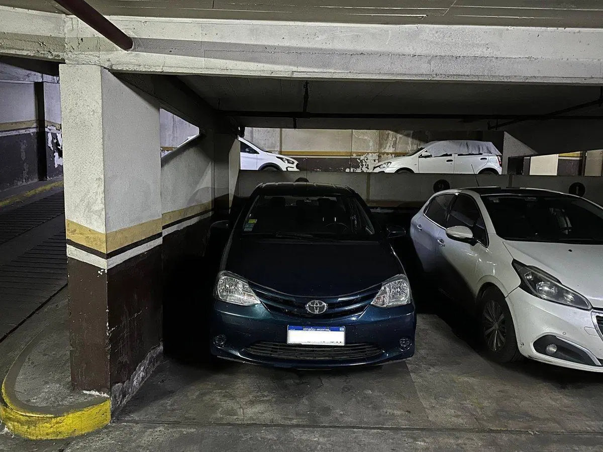 Venta Cochera Fija para Auto en Caballito 4