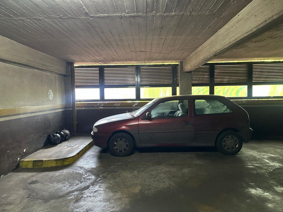 Venta Cochera para Auto mas Moto en Caballito