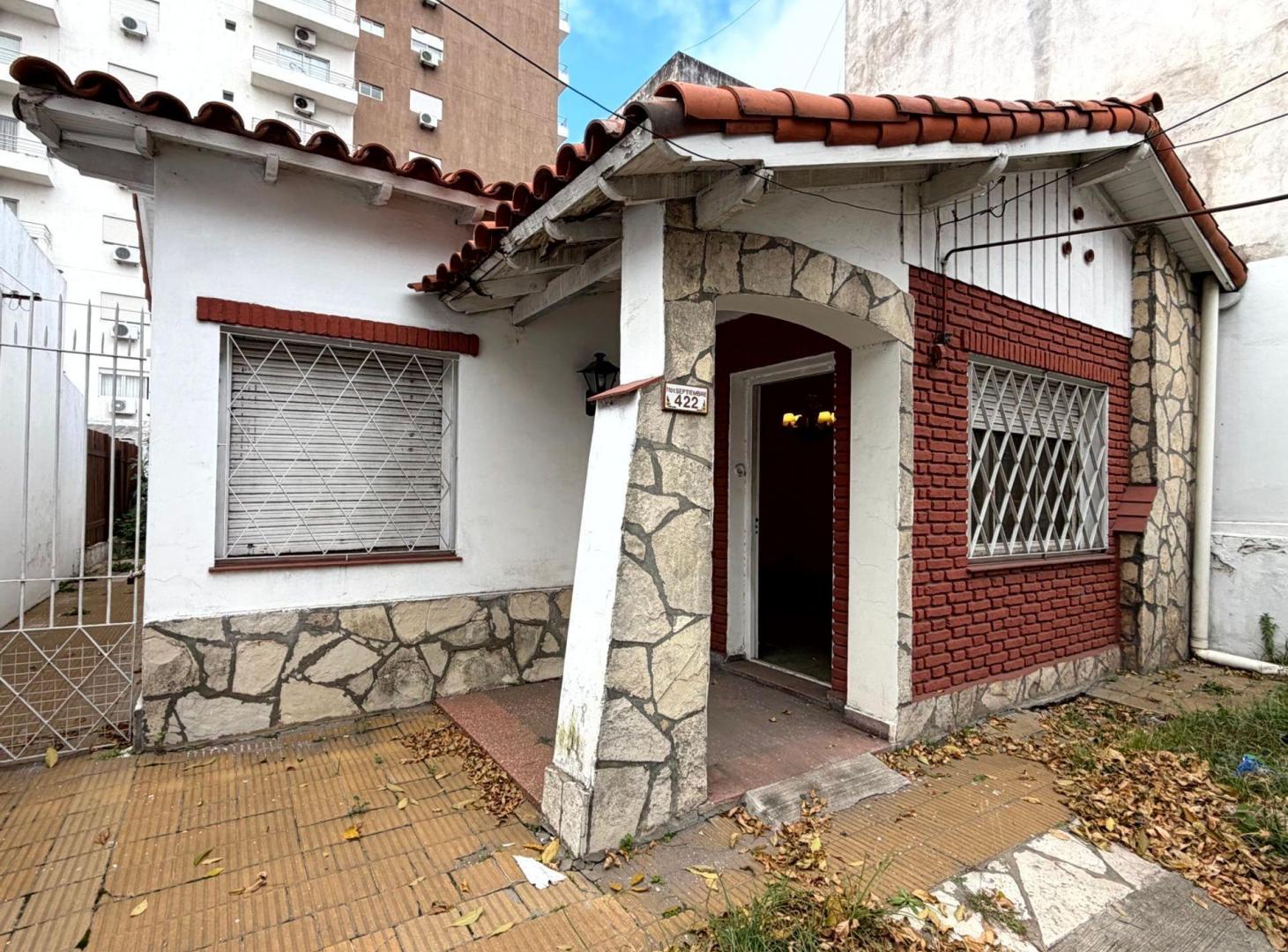 VENTA CASA 4 AMBIENTES PILAR CENTRO