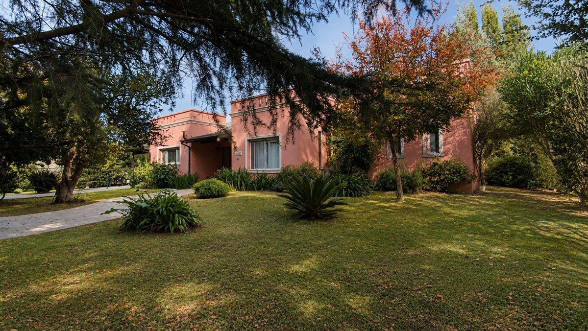 Venta Casa en Barrio Cerrado 4 amb. Gran Jardín