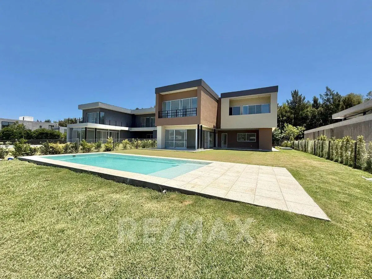 Casa venta B°nautico San Juan al rio Lujan-Tigre 5