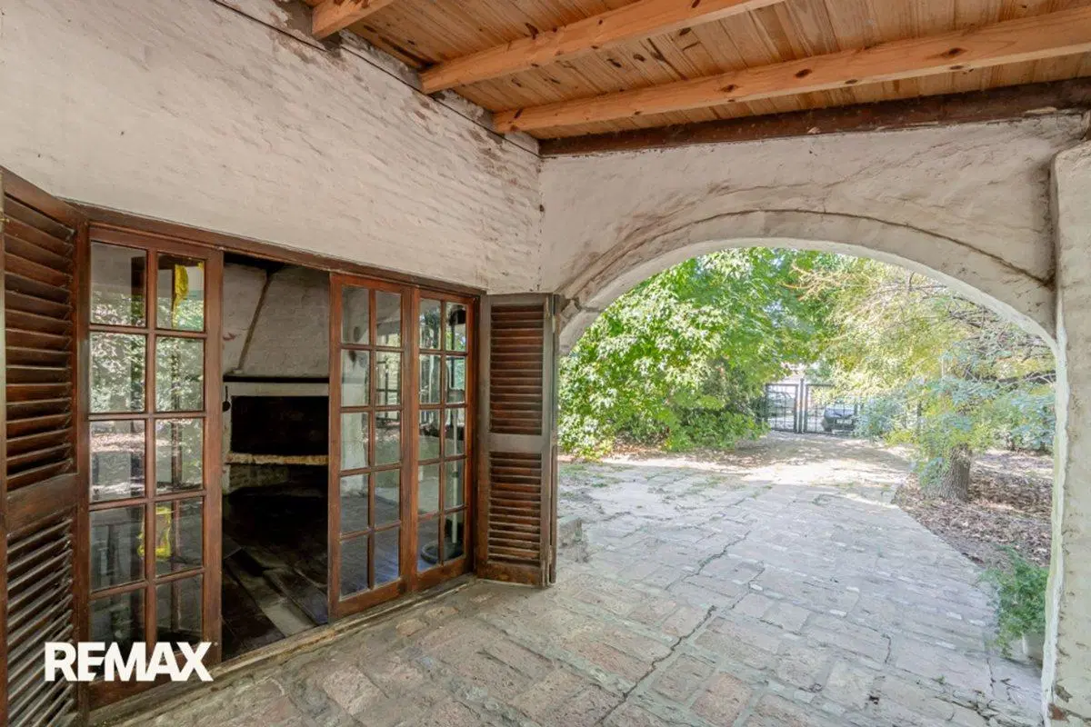 VENTA CASA  PILAR 4 LOTES APTO DESARROLLO-PERMUTA 5