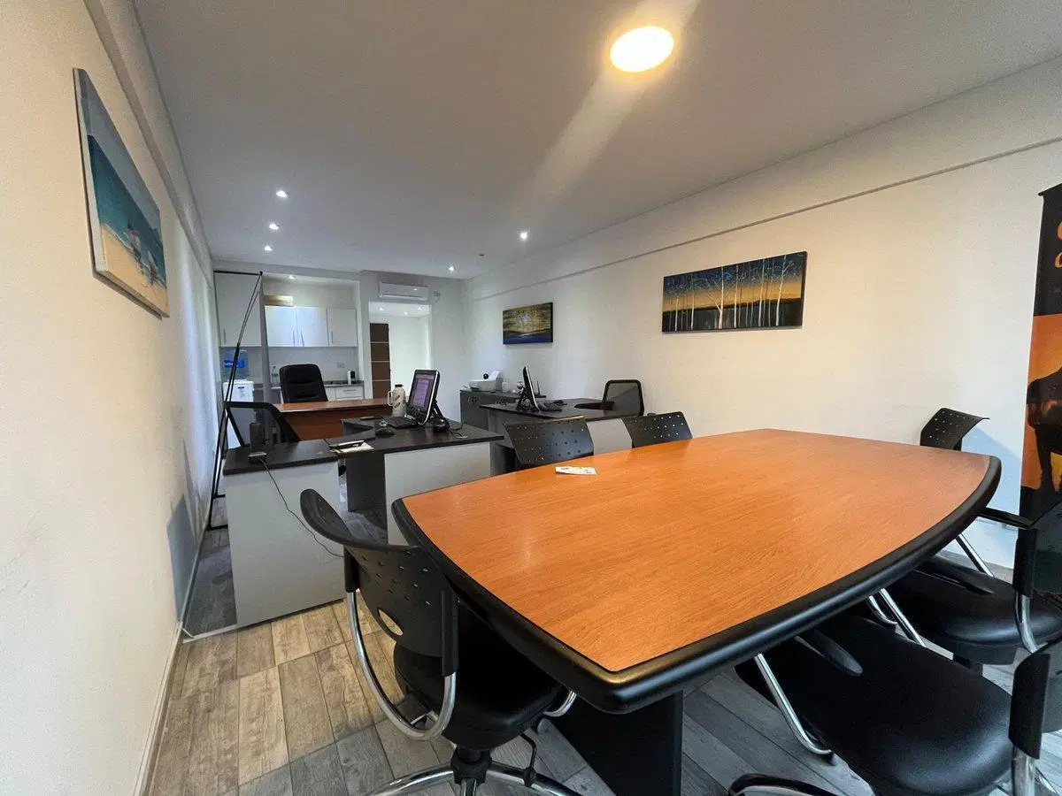 Venta oficina en Agora III Complejo 46 Plaza 5
