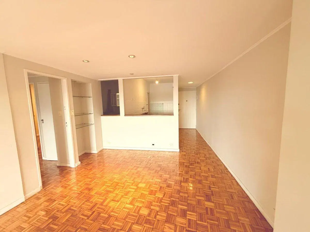 Dpto. 3 amb. en venta piso alto Avda. Libertador 2