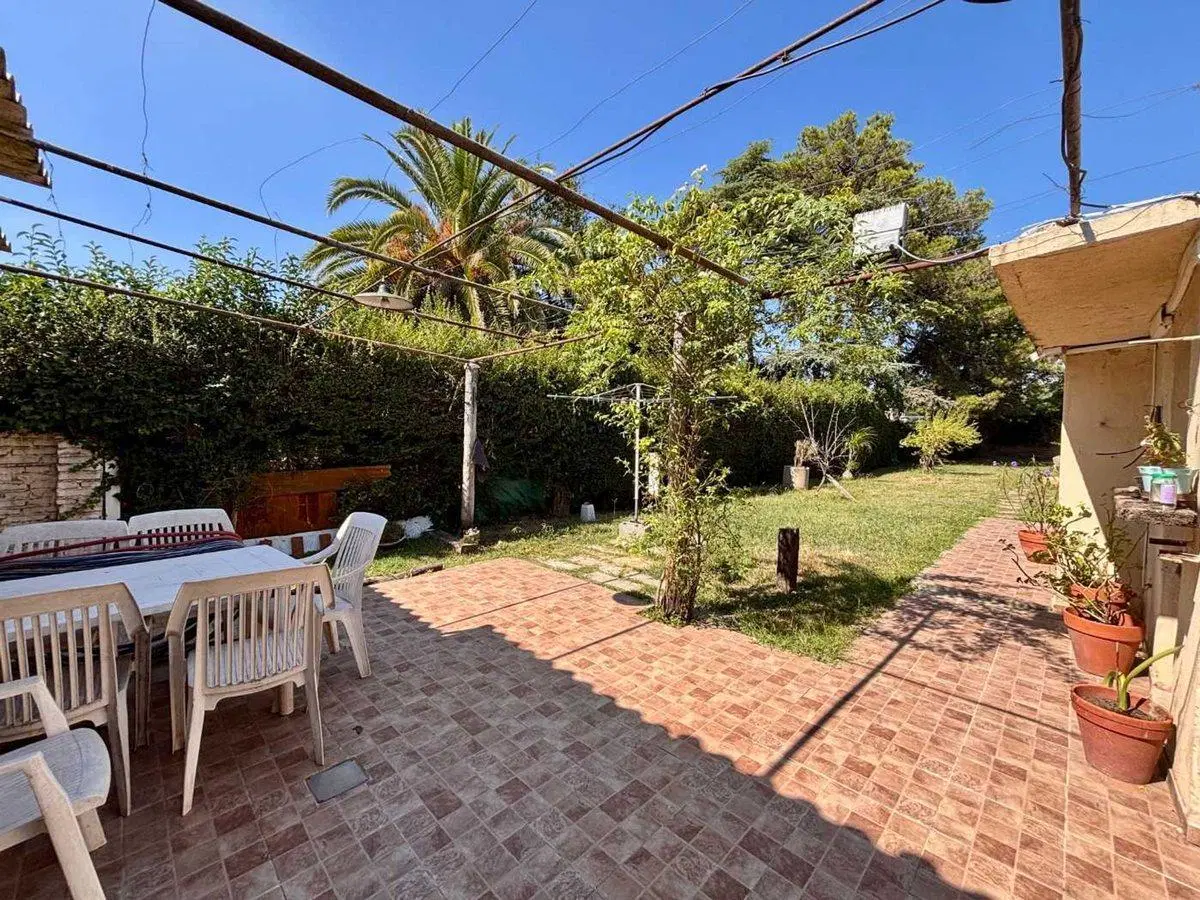 Venta casa de 3 AMB con gran parque en Pilar 2
