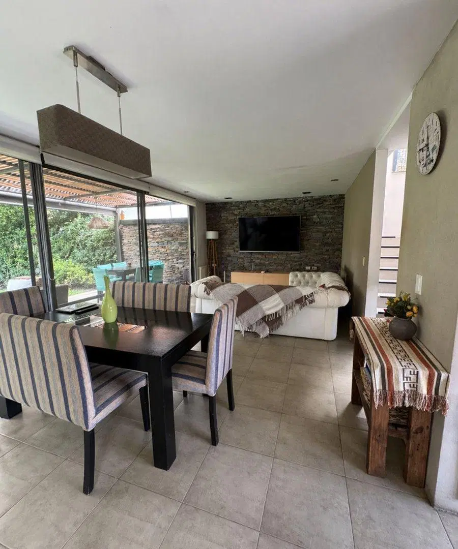 Venta Casa moderna en Country Los Alamos Pilar 3