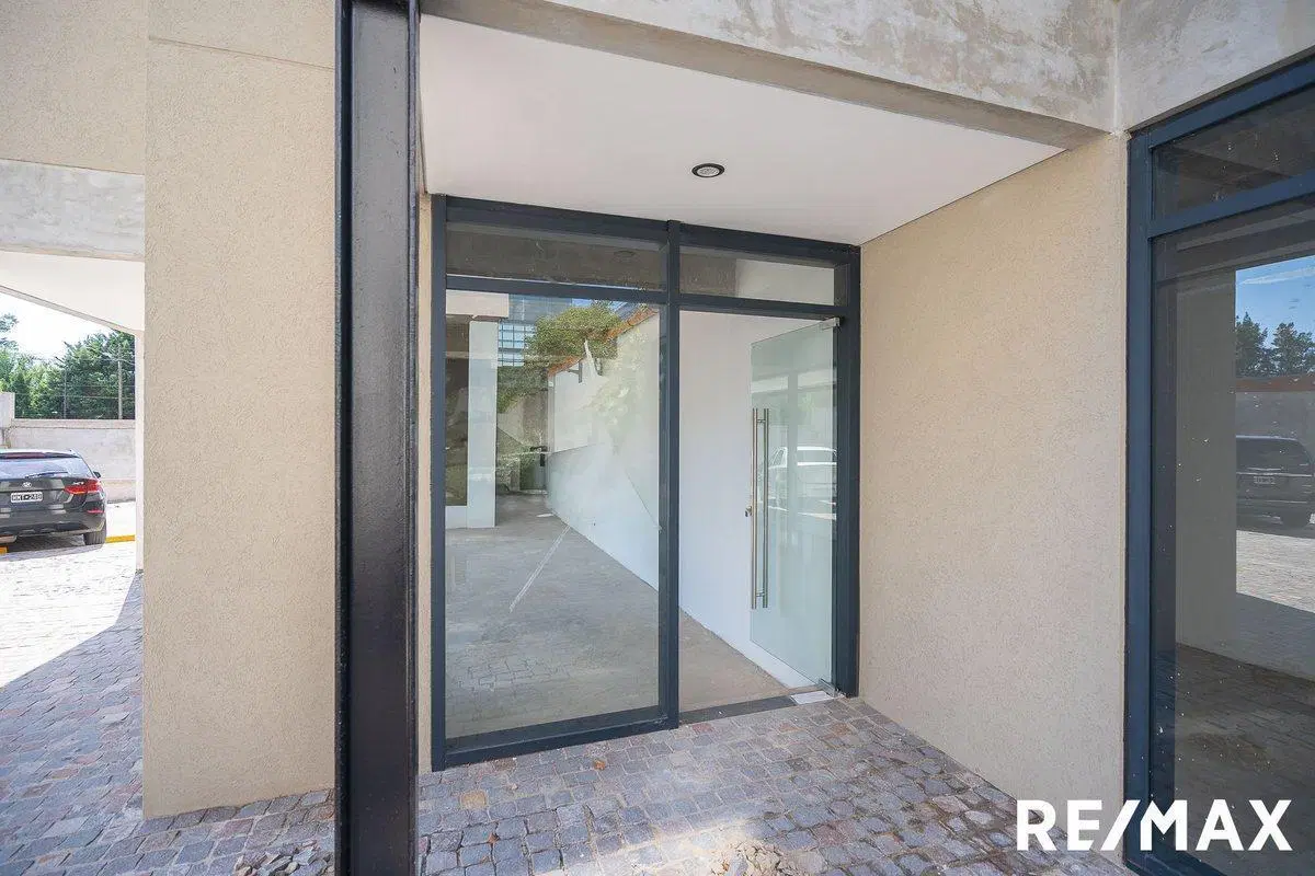 Venta Local comercial Pilar km46 Agora1 PB Terraza 2