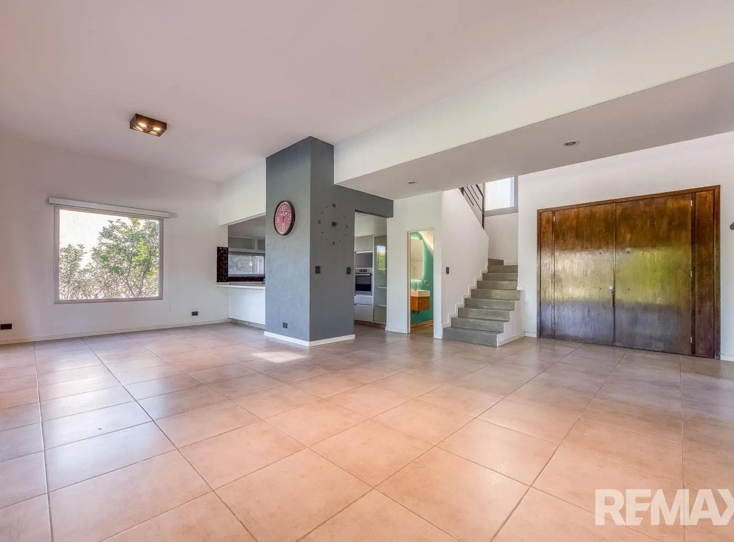 VENTA CASA 6 AMB  JARDIN Y PILETA MANZANARES CHICO 4