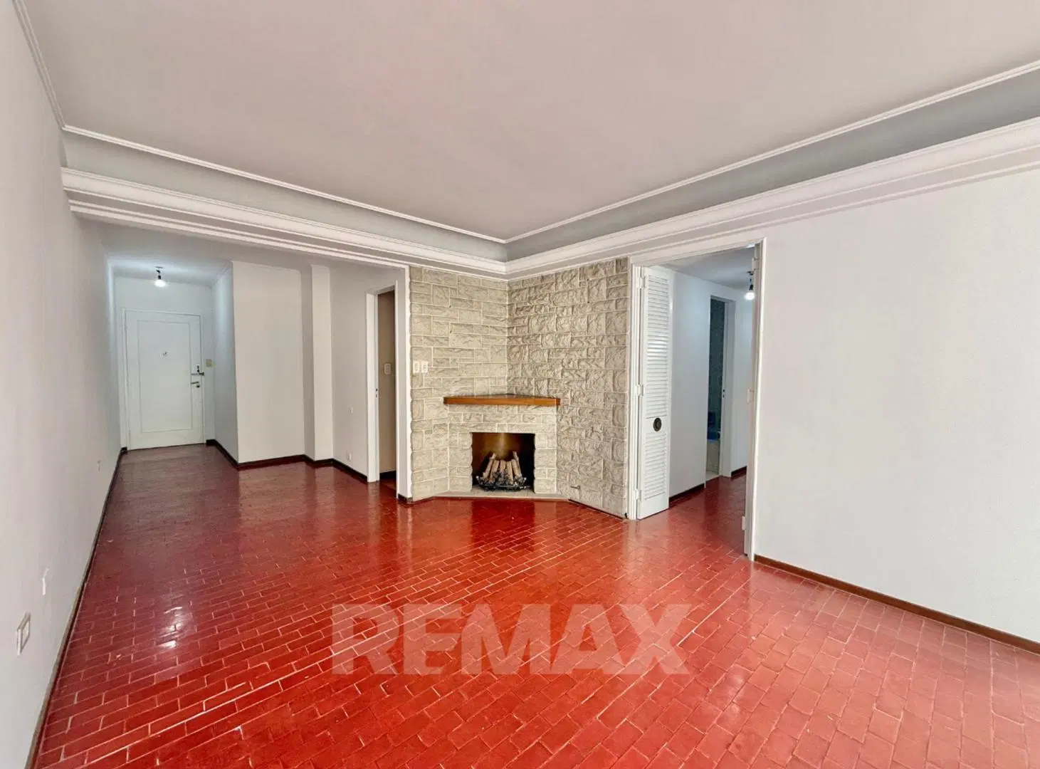 Venta Depto de Categoría 8 Amb. PLAZA MISERICORDIA 5