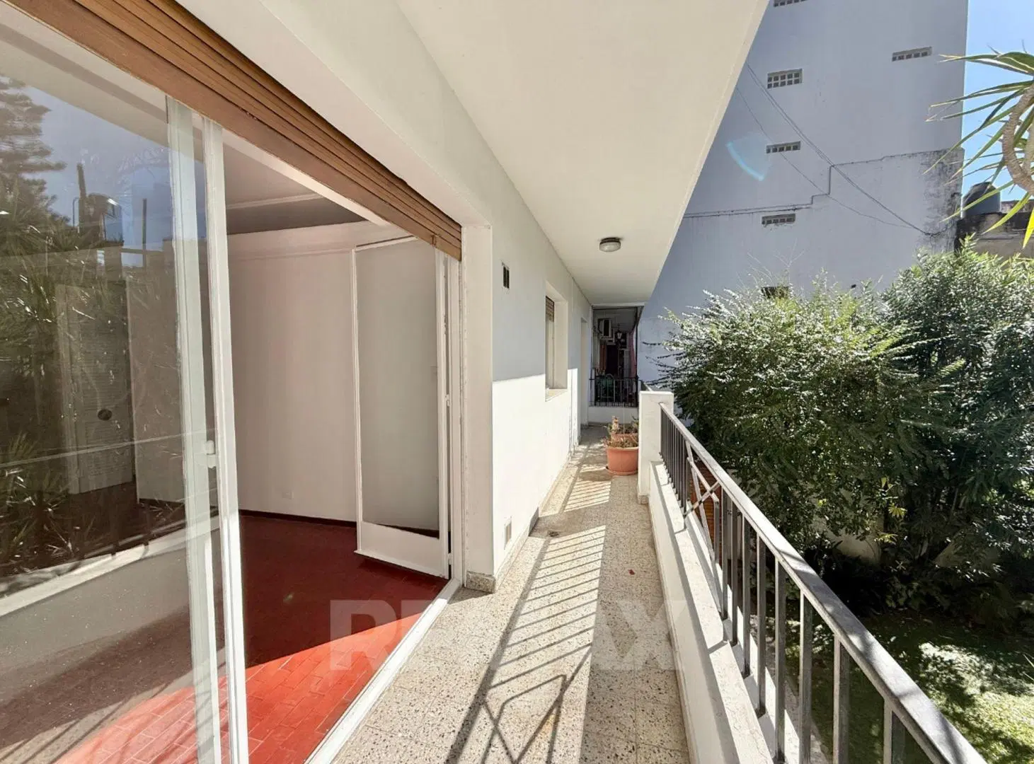 Venta Depto de Categoría 8 Amb. PLAZA MISERICORDIA 3