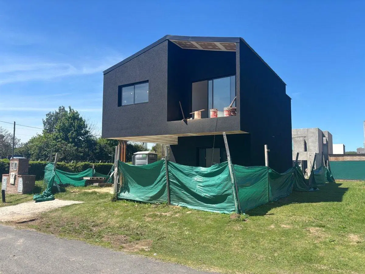 CASA A ESTRENAR EN VENTA, 5 AMBIENTES, PILAR. 4