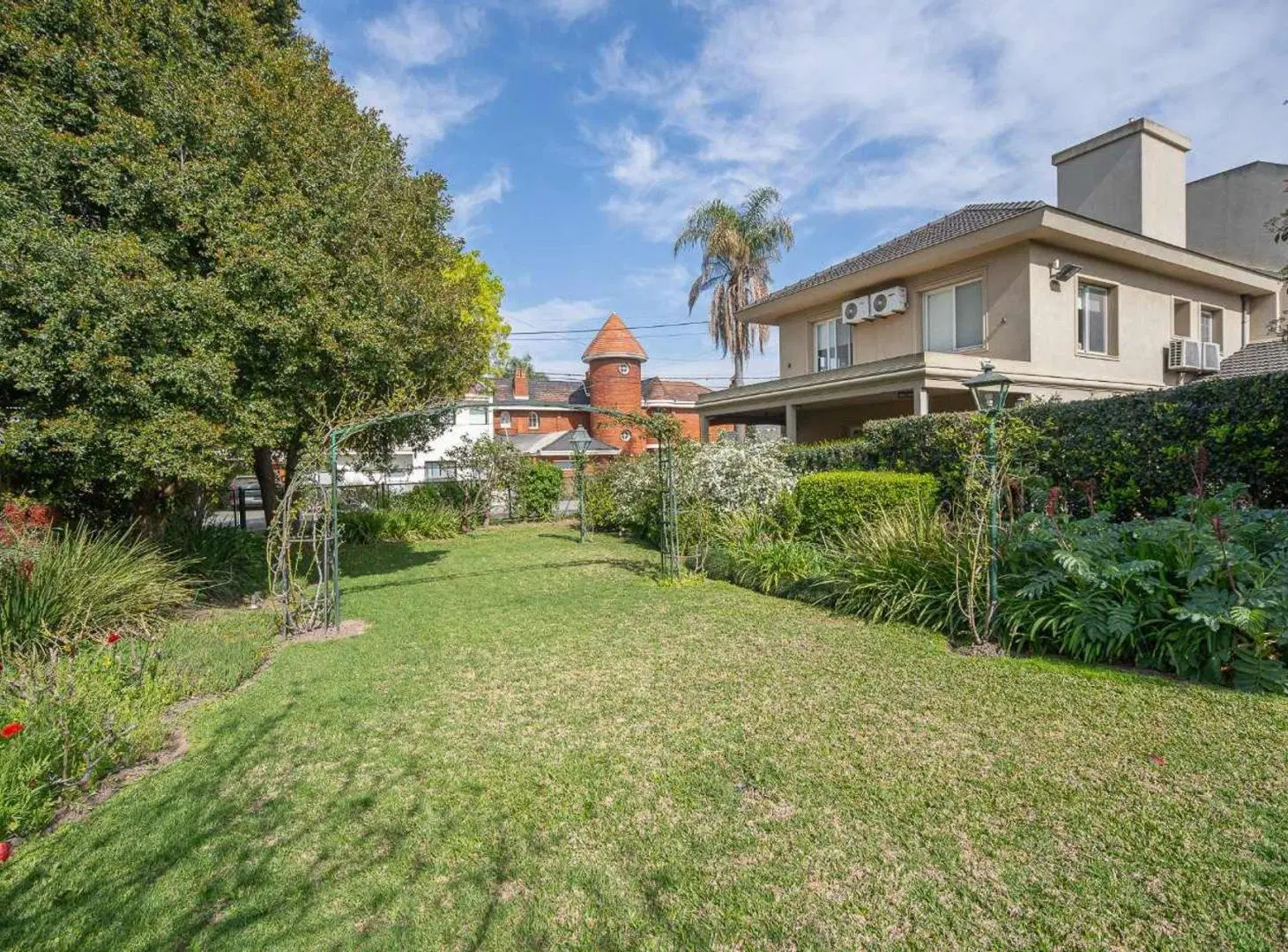 Venta casa con ascensor S. M. Ghiso 3 dor+dep serv 5