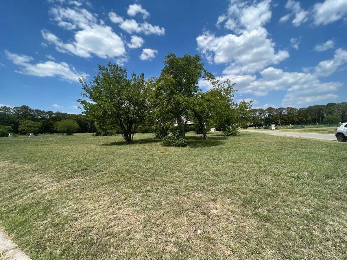 Lote a la Venta en Pinares CC. 3