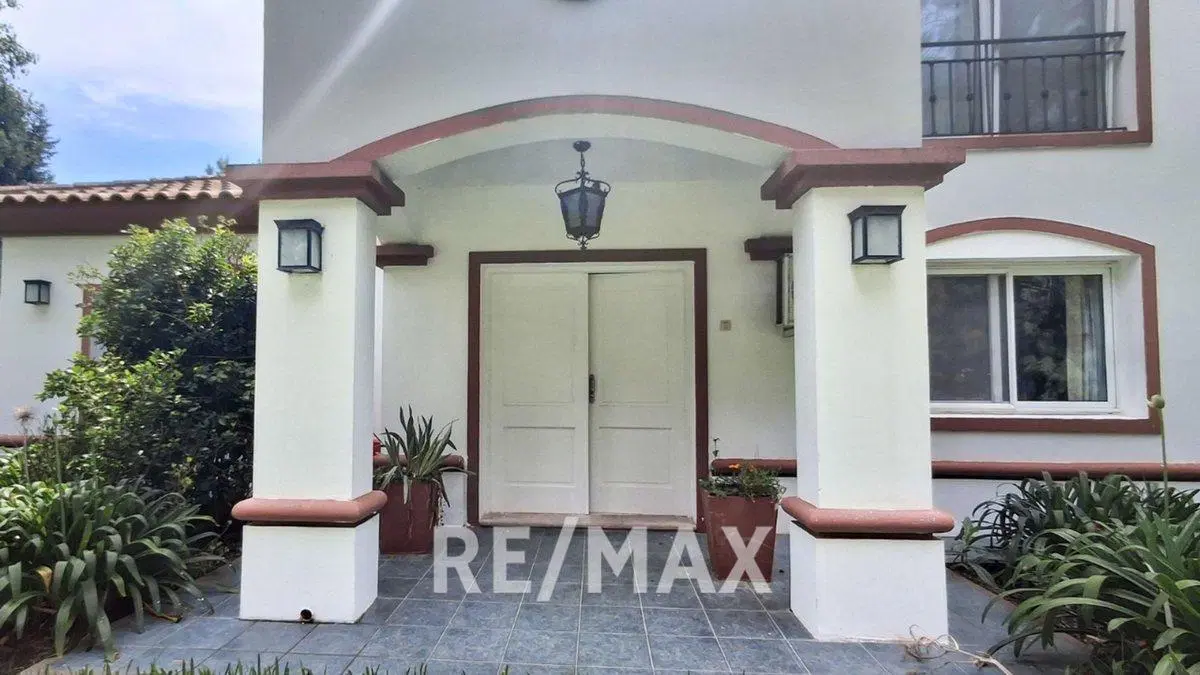 VENTA CASA 5 AMBIENTES SOLAR DE CAPILLA EXALTACION 2