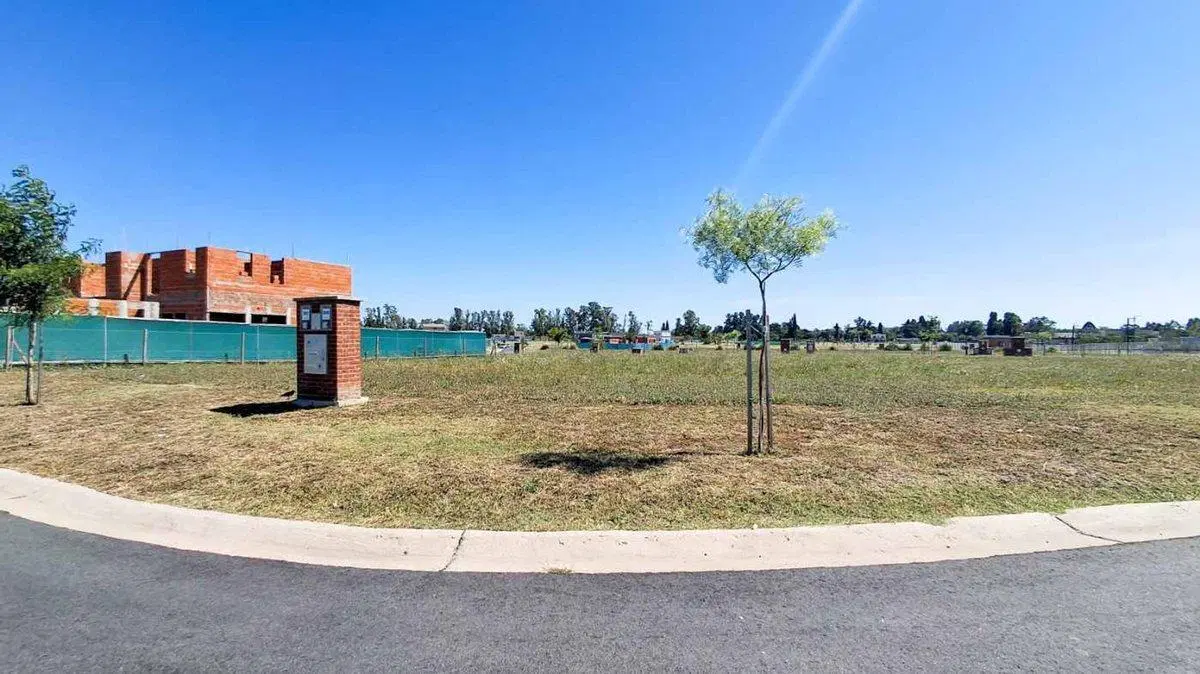 LOTE EN VENTA EN B° SANTA SOFIA (PILAR DEL ESTE) 4