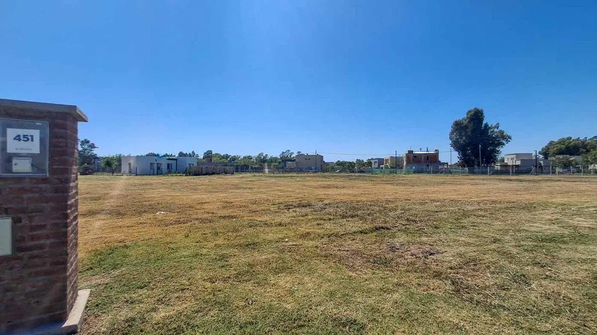 LOTE EN BARRIO SANTA SOFIA - PILAR DEL ESTE 3