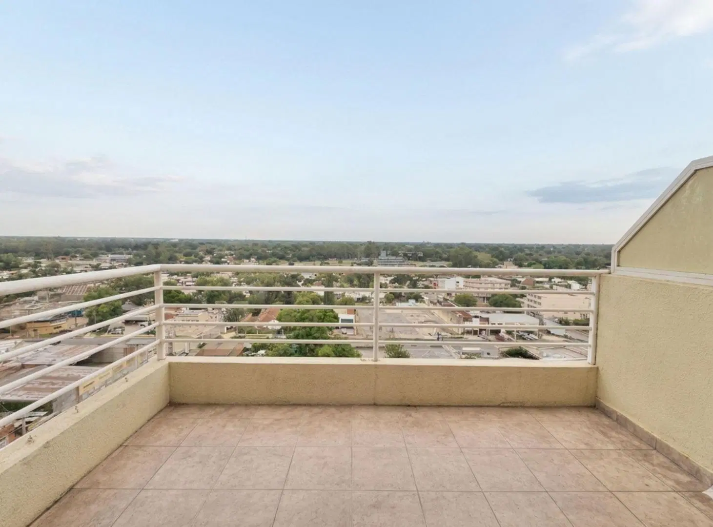 Venta depto duplex 4 amb- cochera Pilar  A.credito 3