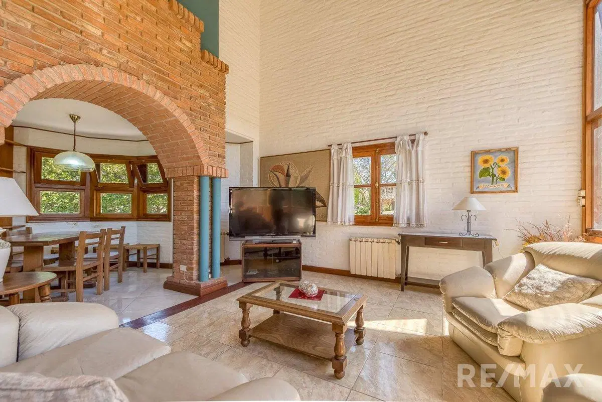 VENTA CASA 4 AMB  C/PILETA  LAS PRADERAS DE LUJAN 4