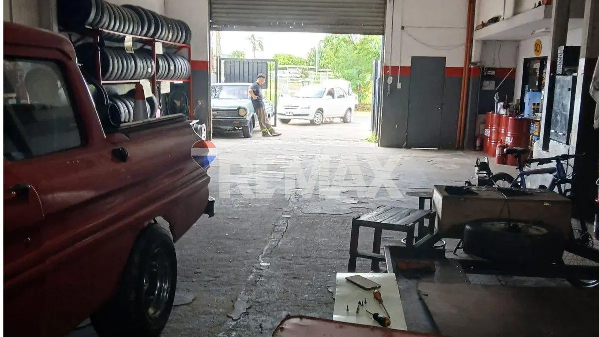 VENTA GALPÓN COMERCIAL+ 2 DEPTOS EN CAMPANA 2