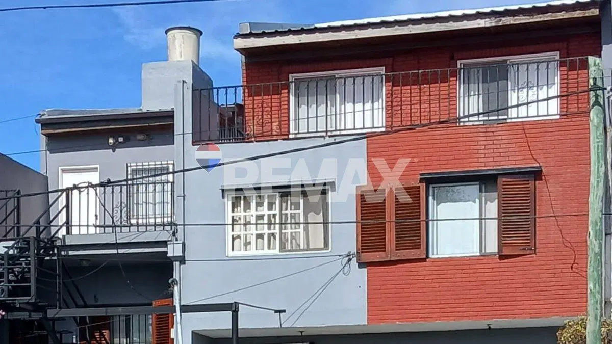 VENTA GALPÓN COMERCIAL+ 2 DEPTOS EN CAMPANA 4