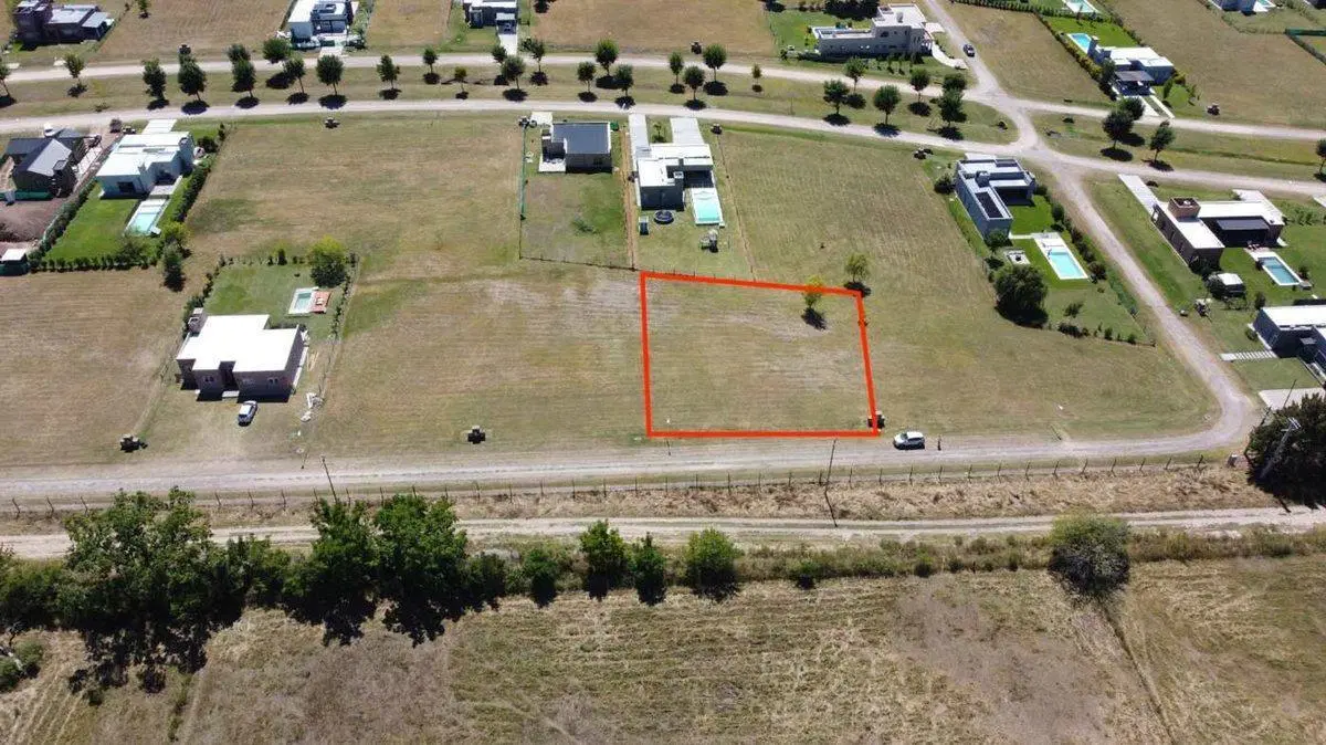 VENTA LOTE 1061 M2 CARDALES BARRIO LAS CALANDRIAS 4