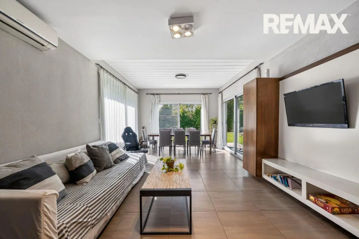 VENTA CASA AYRES DE PILAR 4