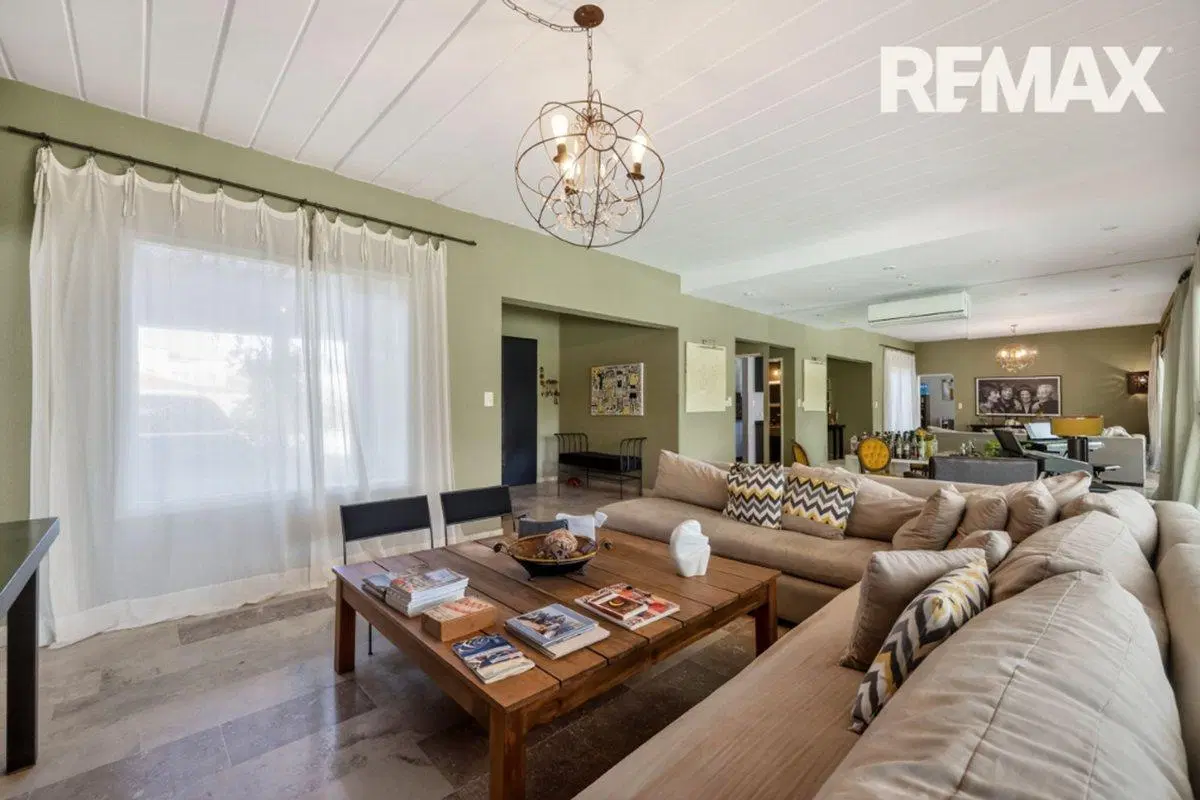 VENTA CASA AYRES DE PILAR 5
