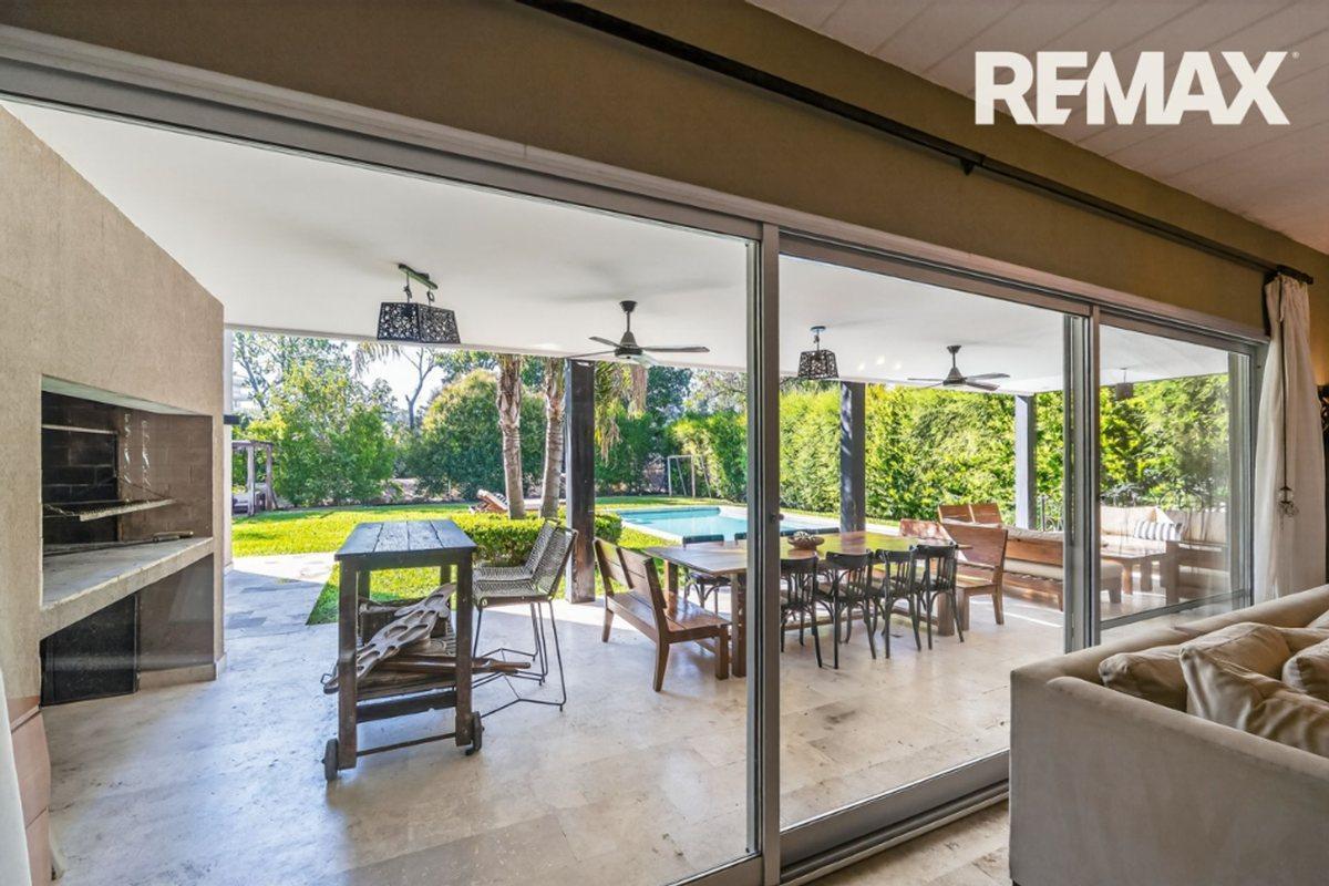 VENTA CASA AYRES DE PILAR