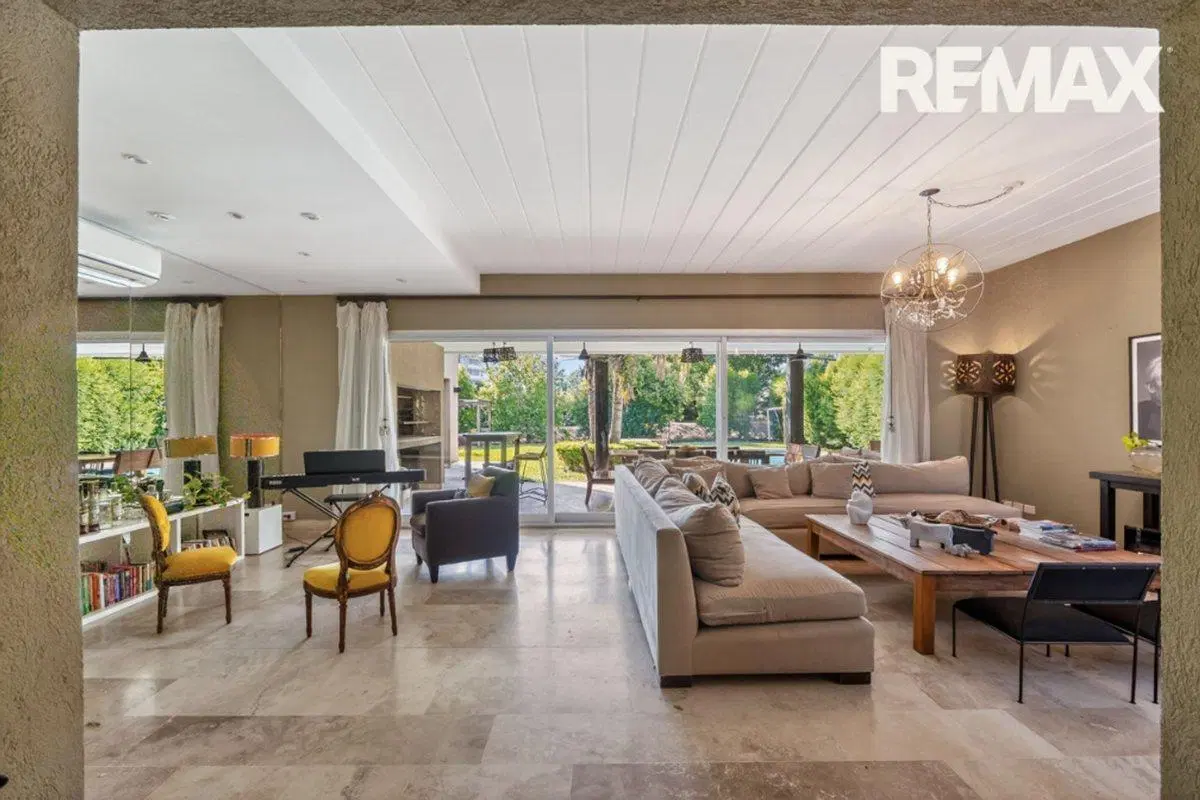 VENTA CASA AYRES DE PILAR 3