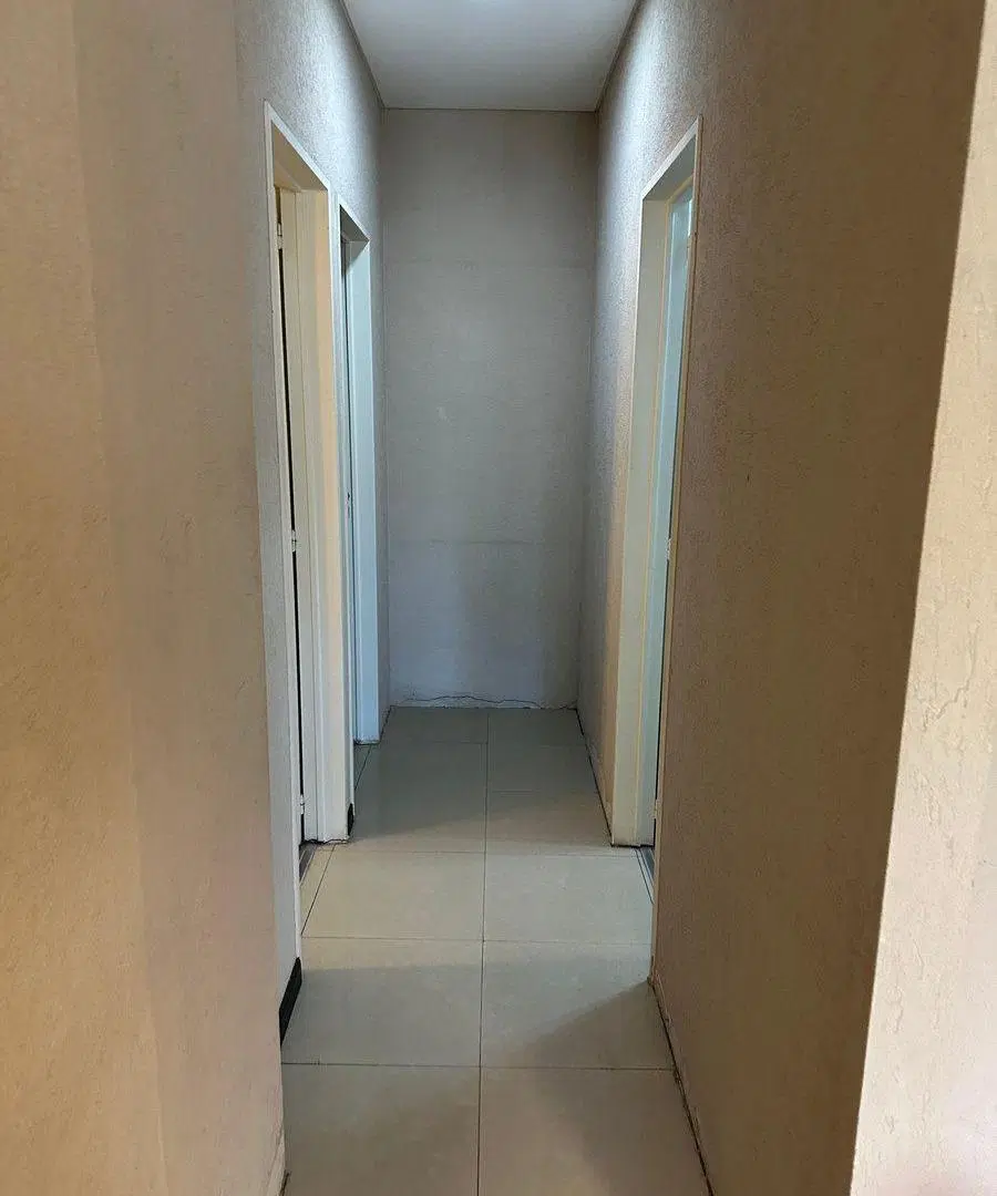 Venta oficina con 2 cocheras en Ed. Paralelo 50 5