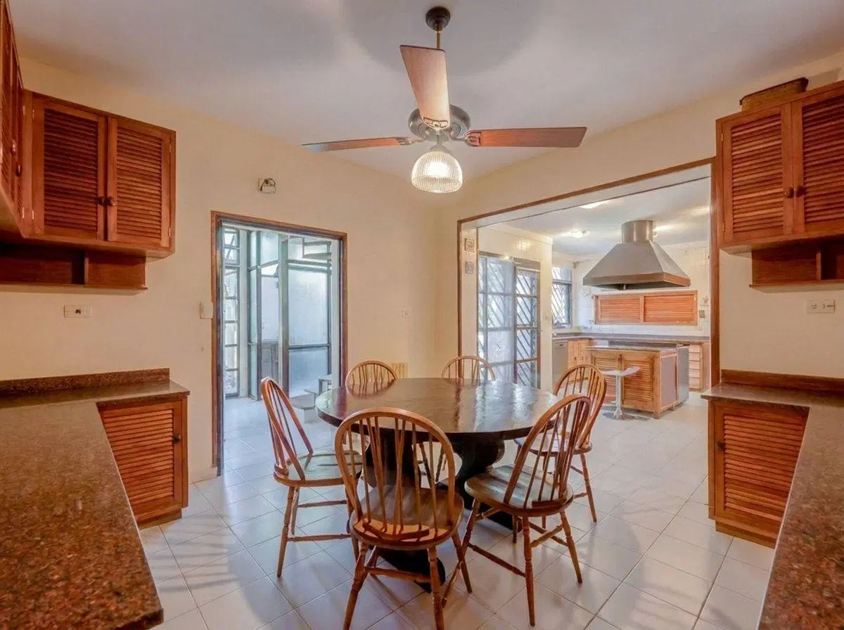 Venta Casa Ciudad Jardín | 1320m2 Lote | 4 Suites 5