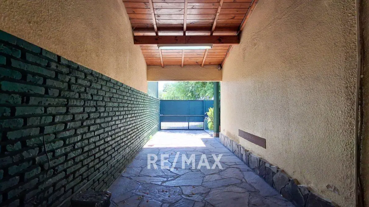 VENTA CASA 4 AMBIENTES, LOS POLVORINES CON JARDÍN 4