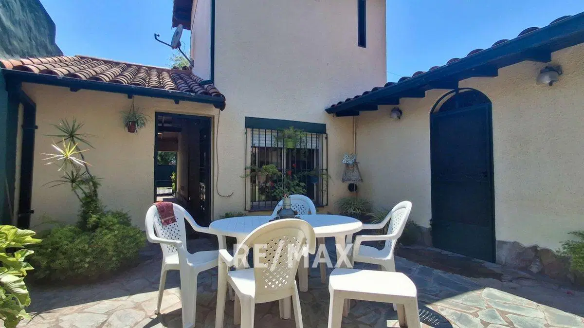 VENTA CASA 4 AMBIENTES, LOS POLVORINES CON JARDÍN 5