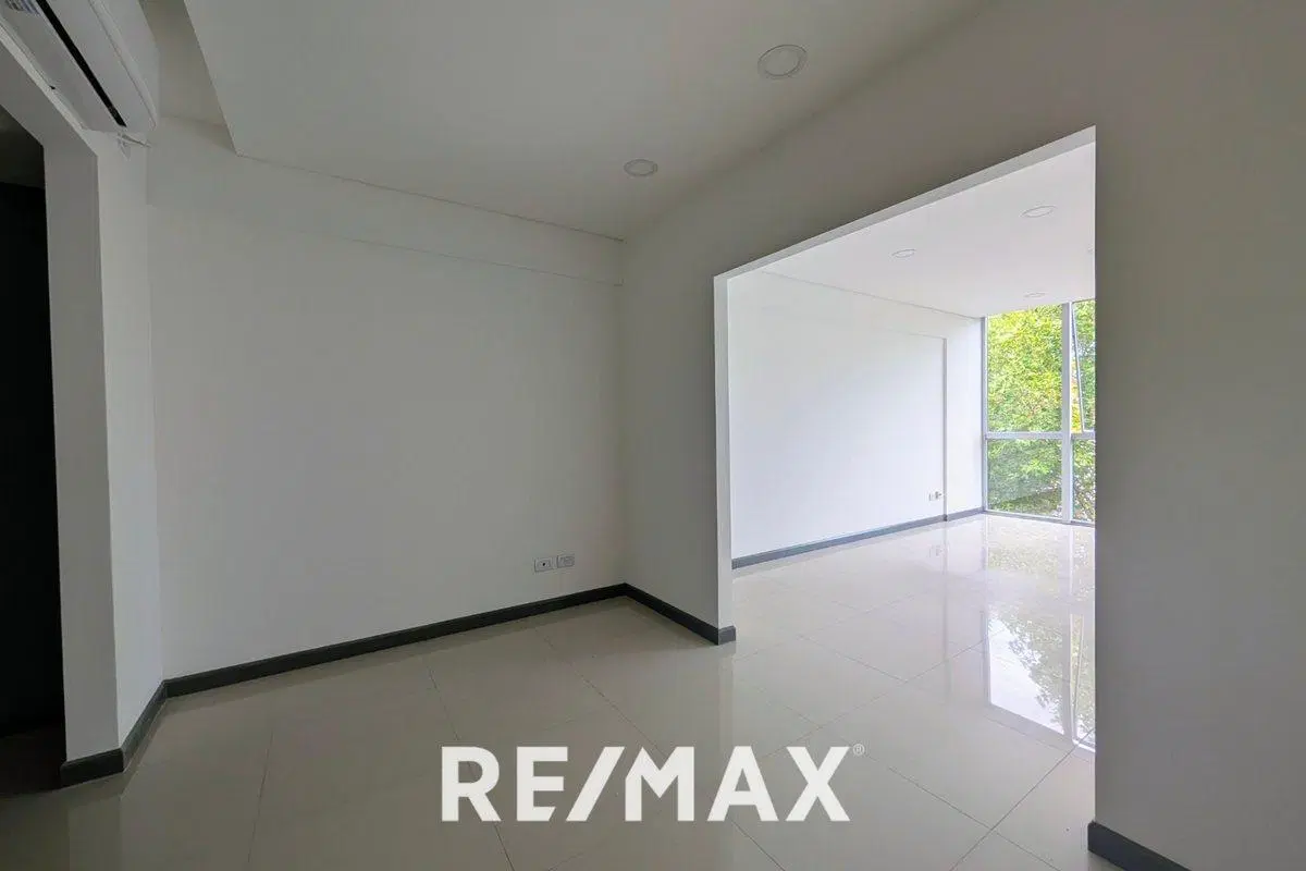 Venta Oficina Comercial Pilar 1 amb div.Cochera 5
