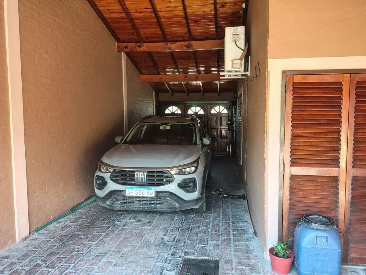 VENTA CASA 3 DORM., QUINCHO Y PILETA EN ESCOBAR 5