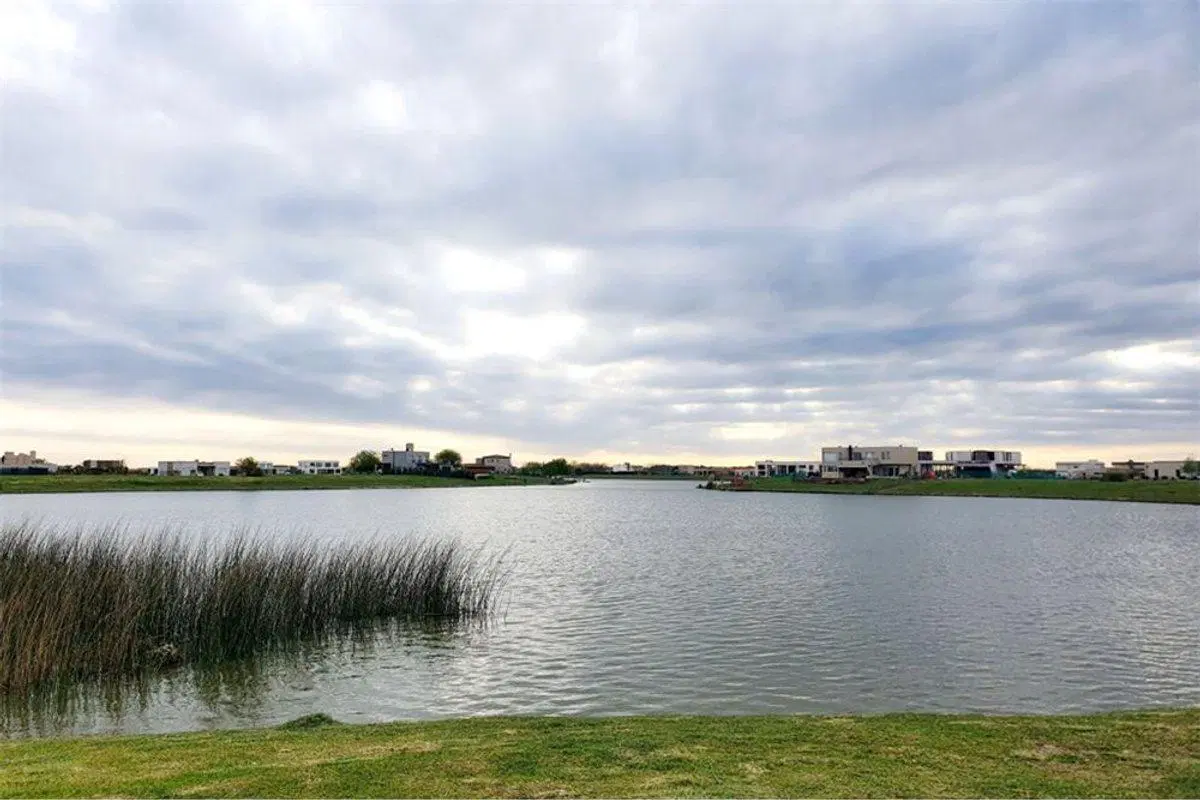 Venta lote al agua, 923ms, B°San Sebastián,único! 5