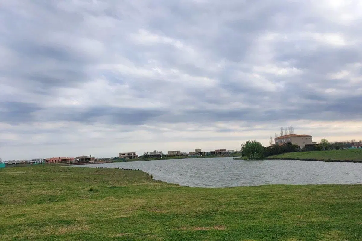 Venta lote al agua, 923ms, B°San Sebastián,único! 4