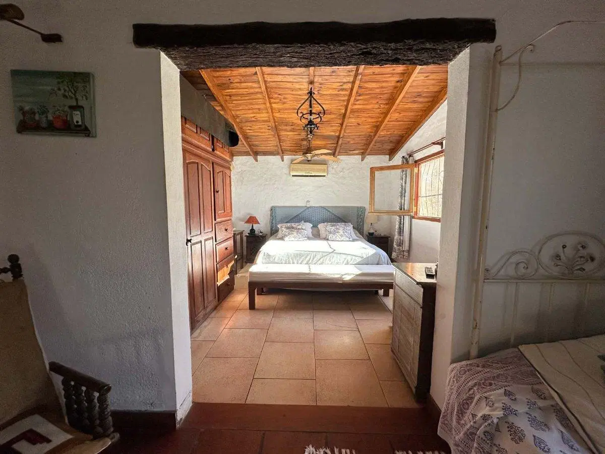 Chacra con casas y caballerizas en Parada Robles 2