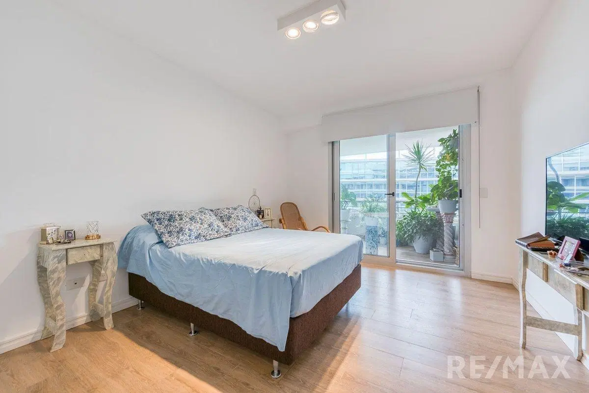 Venta depto 2 amb. con 2 cocheras Cristaline Pilar 8