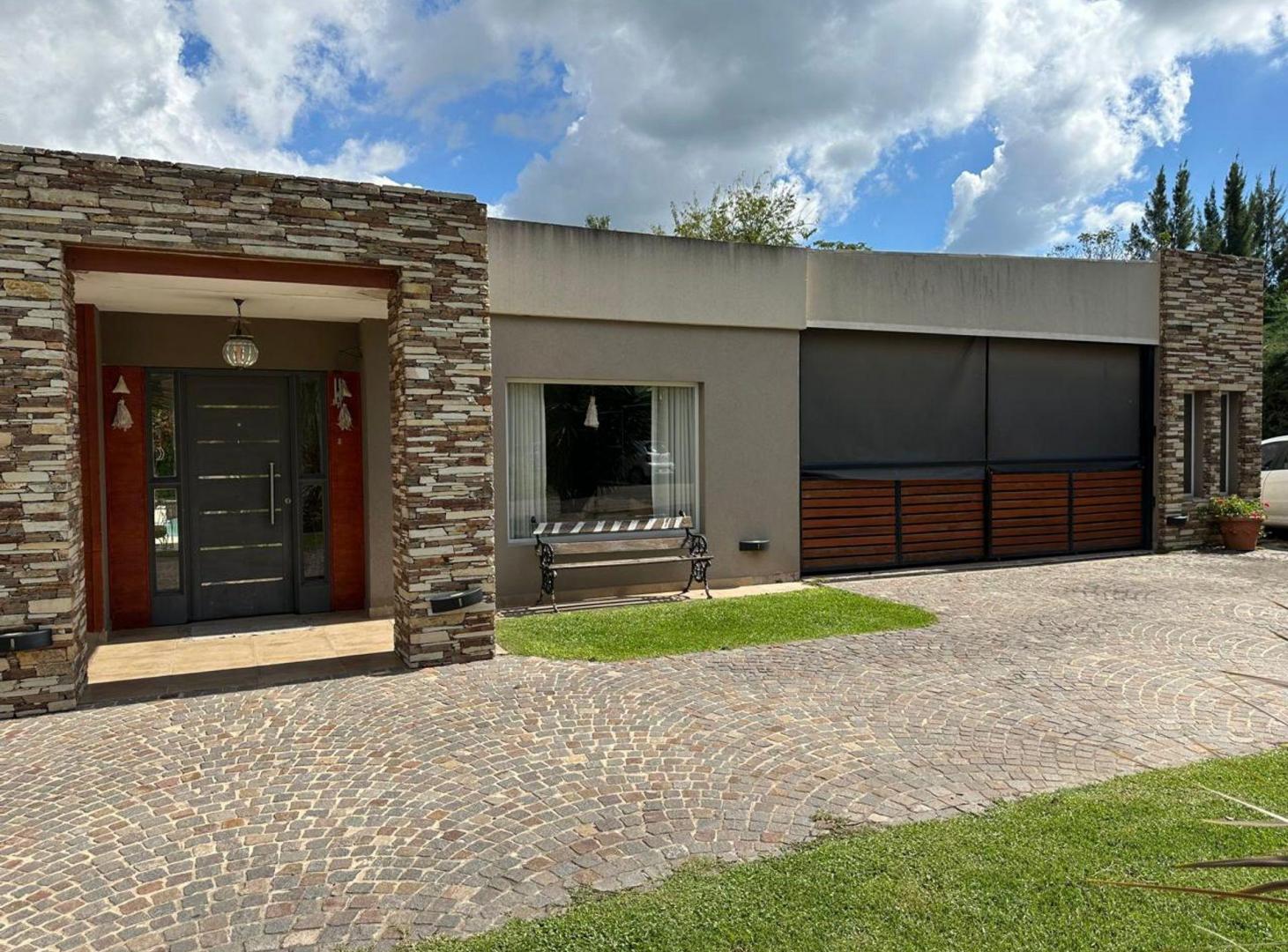 Venta casa b. La Codorniz, 4 amb.pileta, cardales