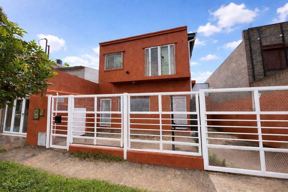 VENTA EN BLOCK GALPON + LOCAL + DEPTO PA EN ZARATE 5
