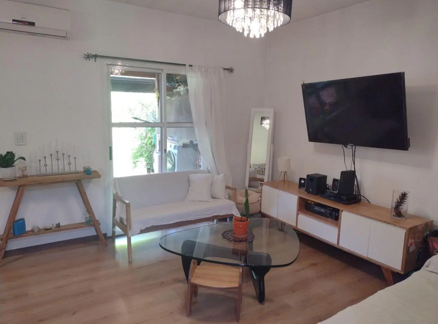 CASA 3 DORM., GALERIA y PARQUE EN VENTA EN PILAR 3