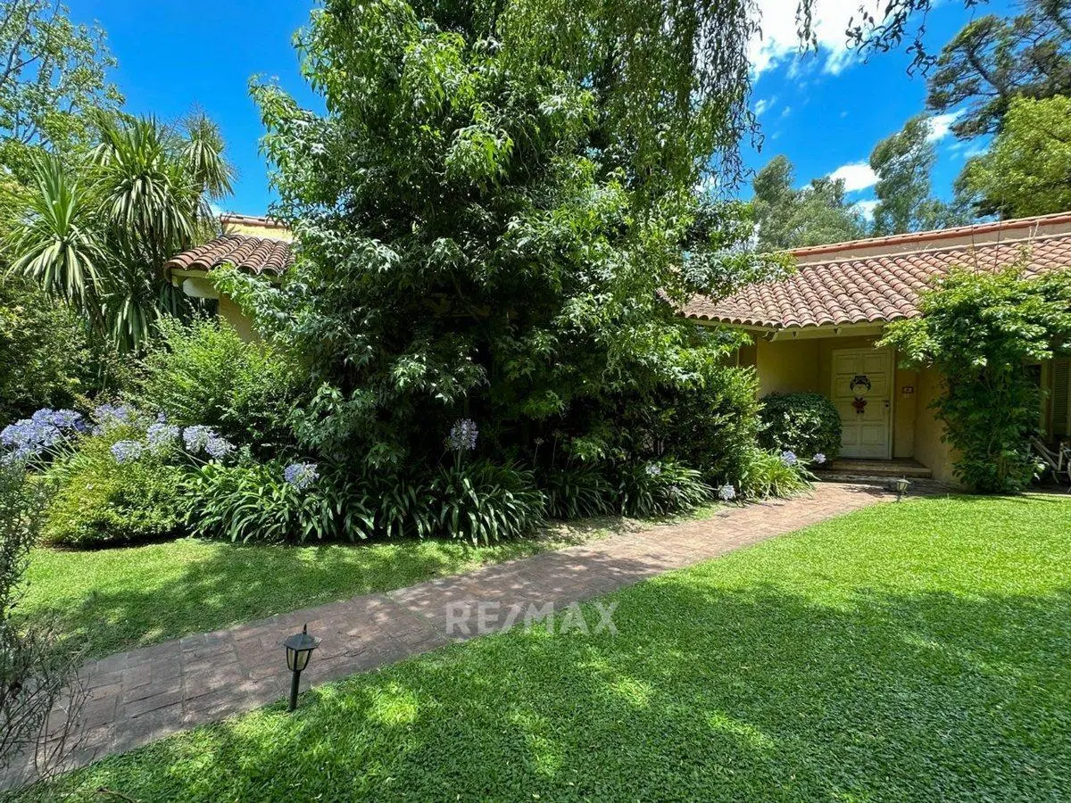 CASA EN ALQUILER CON PILETA EN LOS LAGARTOS CC 3