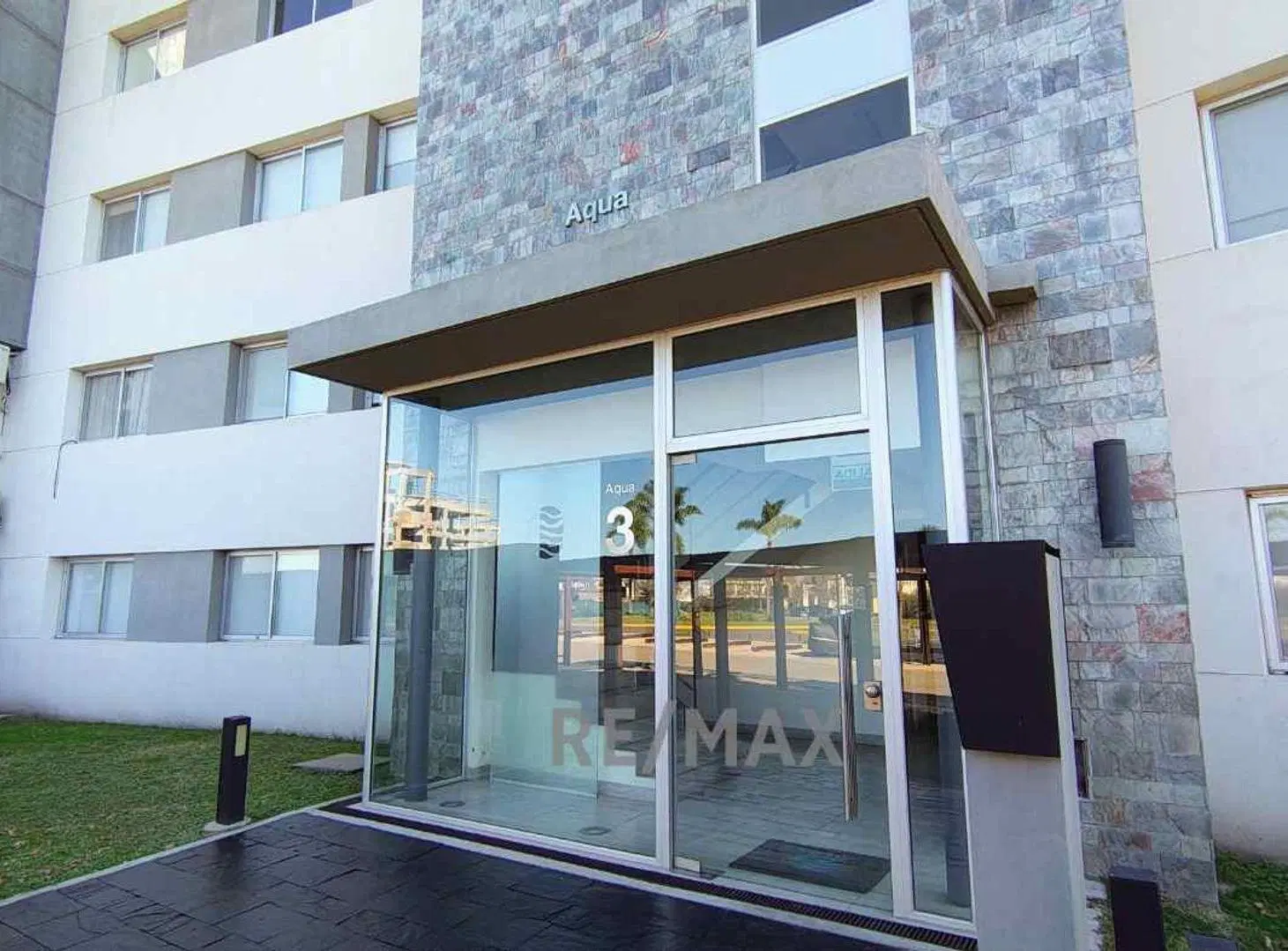 Venta dpto vista a la laguna Lagoon Pilar Segurid. 4