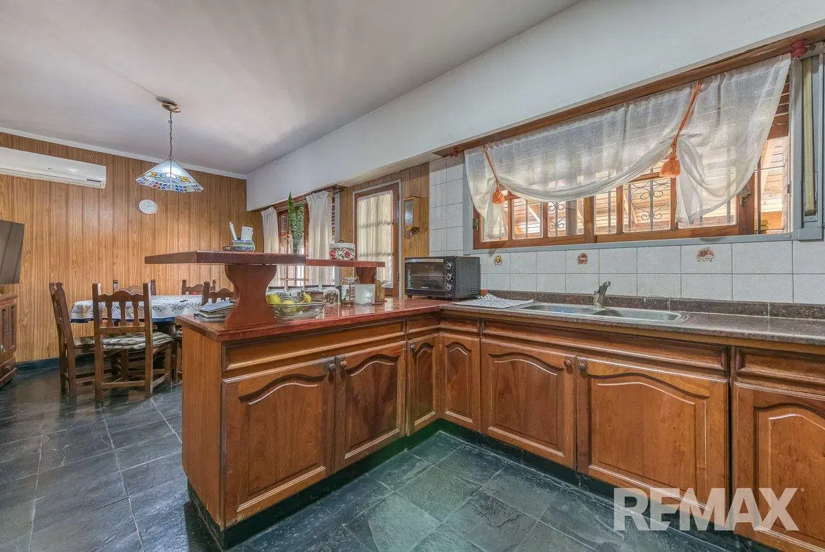 VENTA CASA 5 AMBIENTES CON JARDIN EN BELLA VISTA 4