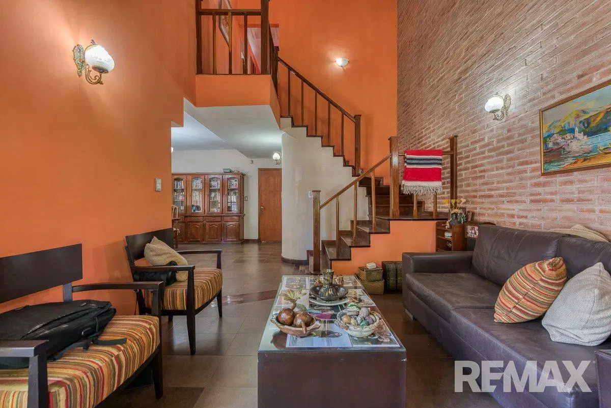 VENTA CASA 5 AMBIENTES CON JARDIN EN BELLA VISTA 5