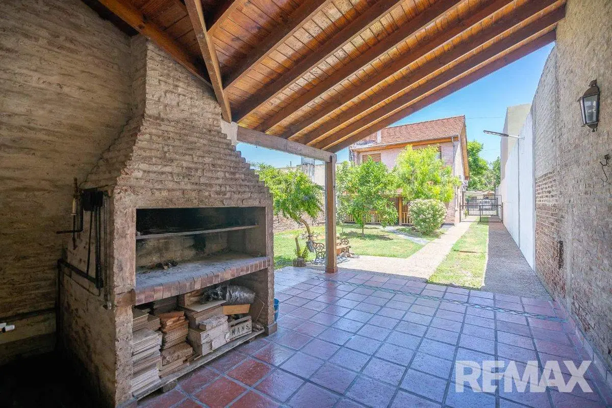 VENTA CASA 5 AMBIENTES CON JARDIN EN BELLA VISTA 5